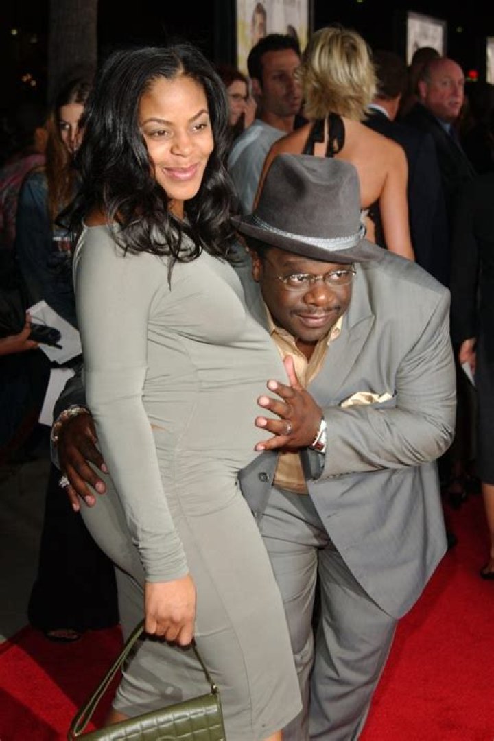 Cedric the Entertainer 2024 Wife, net worth, tattoos, smoking & body