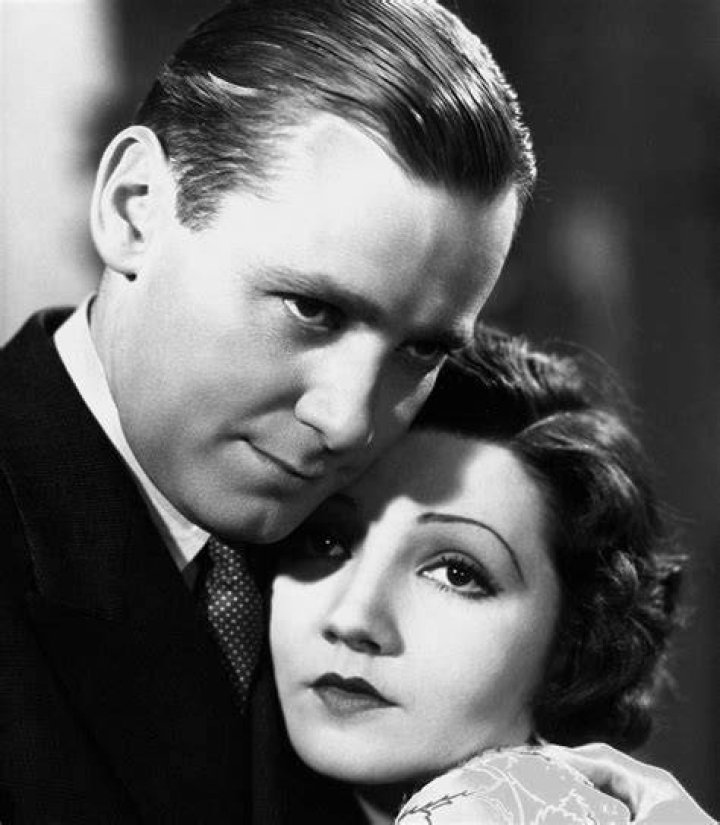 Claudette Colbert y Herbert Marshall en &ldquo;La Confidente&rdquo; (Secrets of a