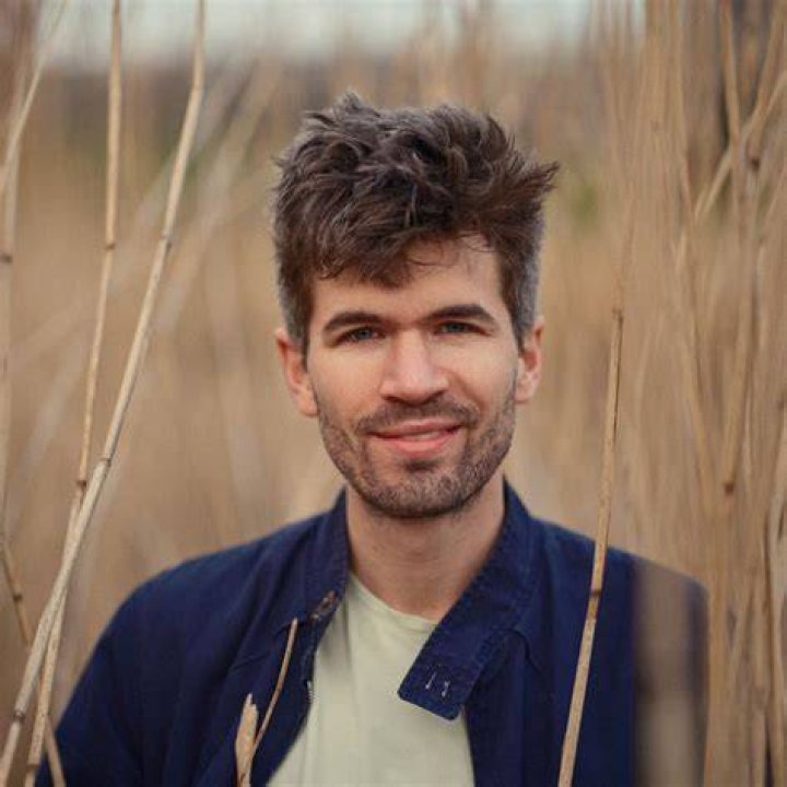 Comedian: Ivo Graham Illness And Disability -Is He Really Suffering From Autism? Details To Know