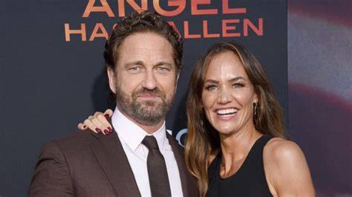 Gerard Butler and girlfriend Brown go apartment hunting in NYC