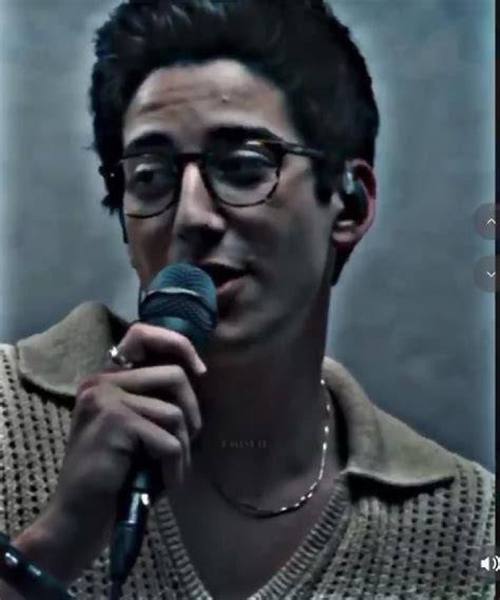Milo Manheim edit Tall boyfriend short girlfriend, Disney channel
