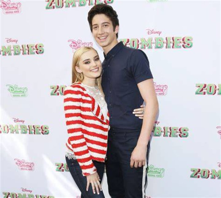 Milo Manheim girlfriend, age, height, biography, mom, dad, net worth