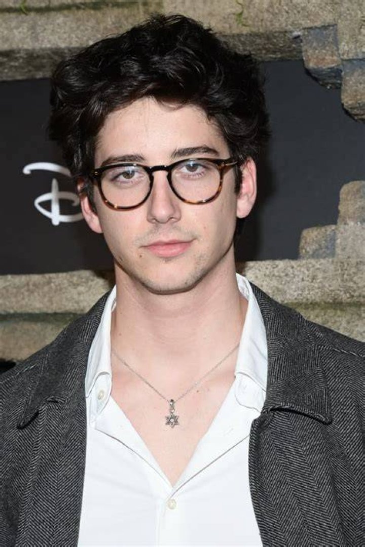 Milo Manheim2023