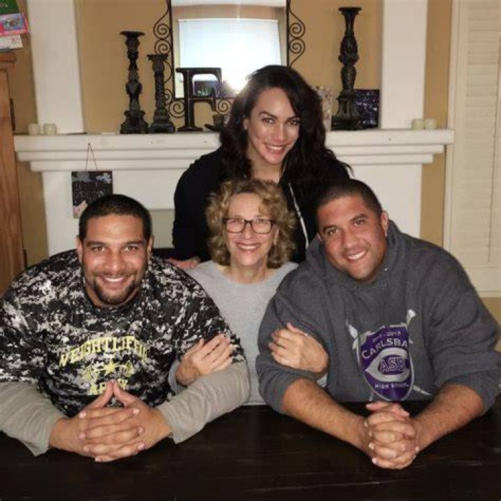 Nia Jax Parents and Family Ties To Roman Reigns