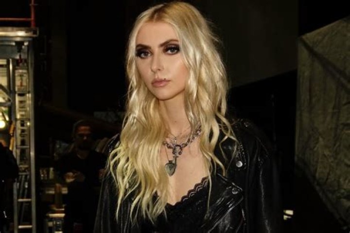 Taylor Momsen Age, Net Worth, Height, Boyfriend 2022
